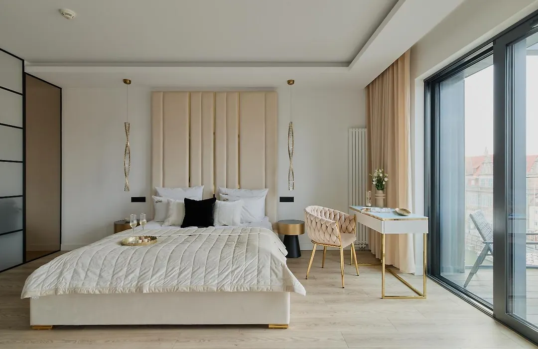 Deo Plaza Premium Suites & Riverside By Downtown Apartments-1